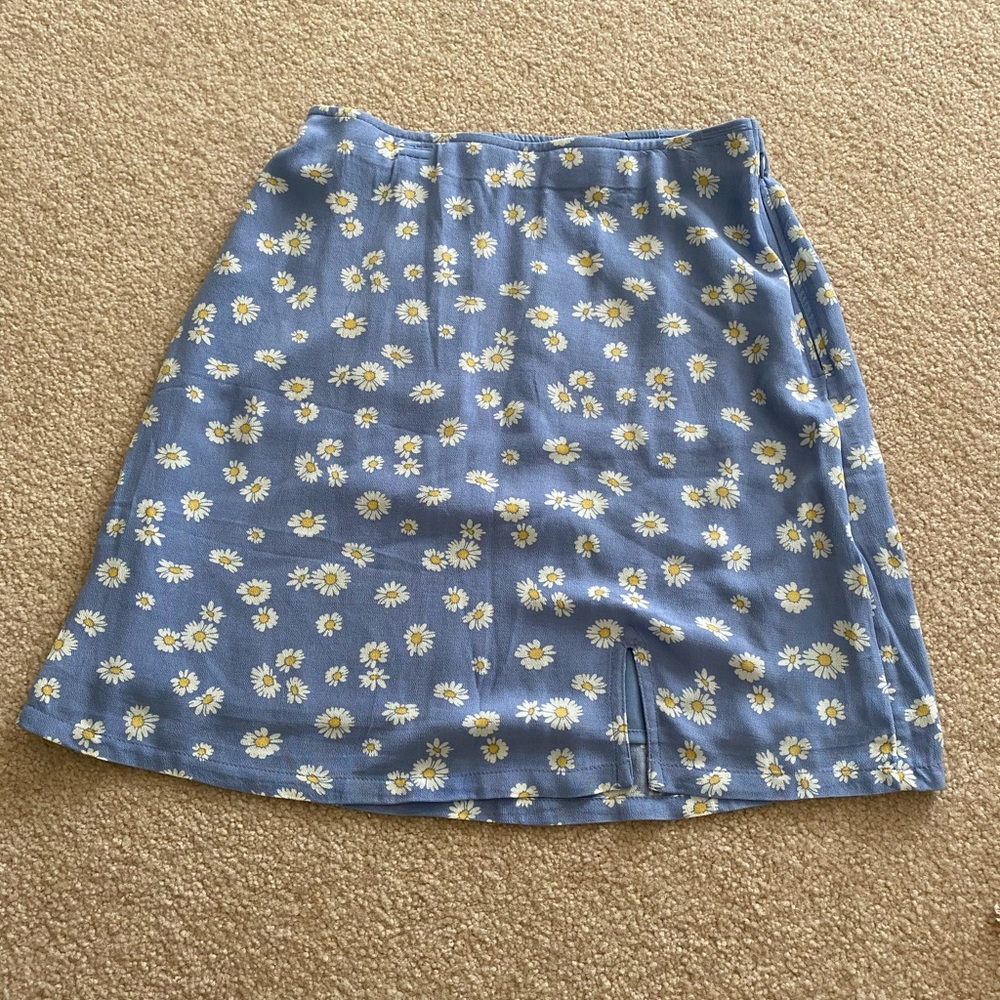 Hollister flower mini skirt